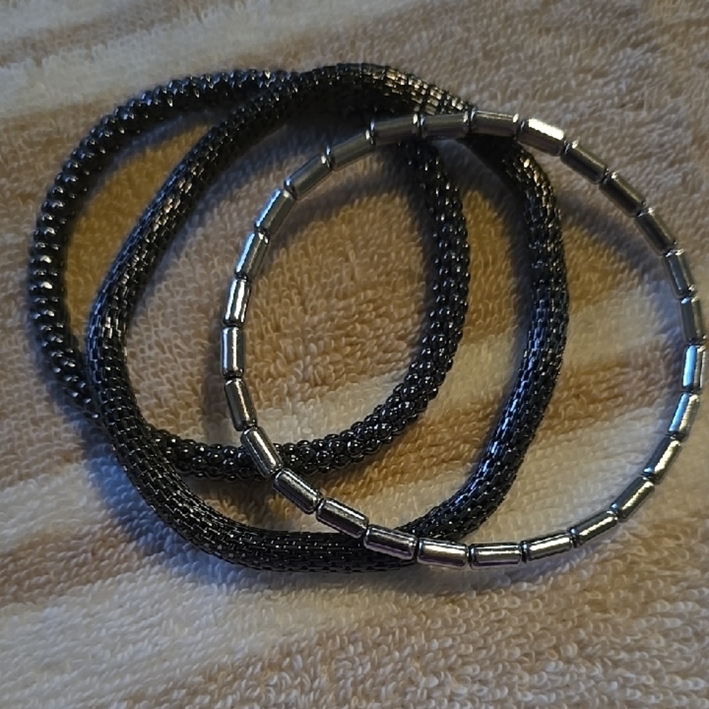 😎Elegant Silver and Black Bracelet Set (3)